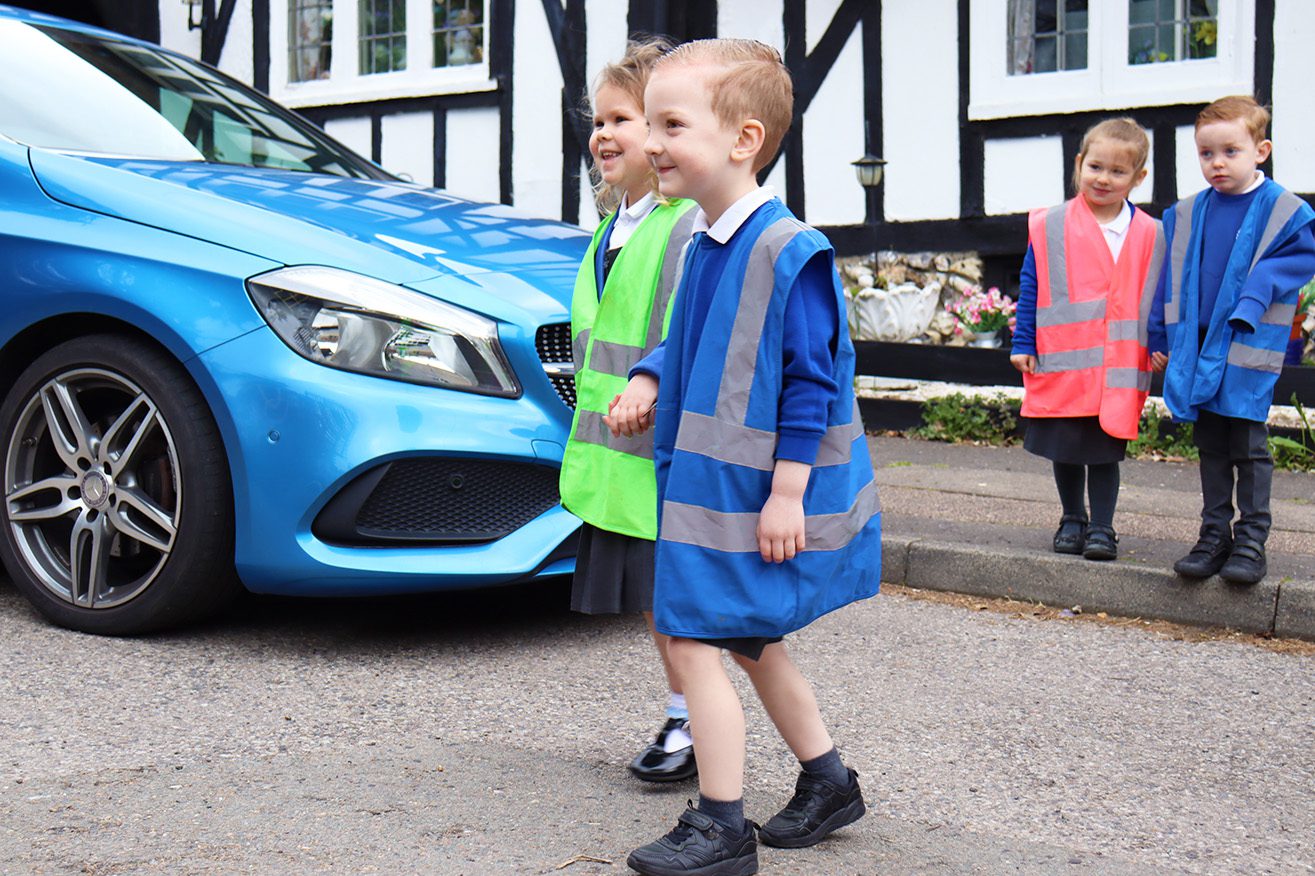 IMG_8471 EYFS pupils from sedleys practicing crossing the road